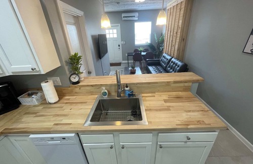 West Columbus House | The Yale Townhouse 2 - 2BR