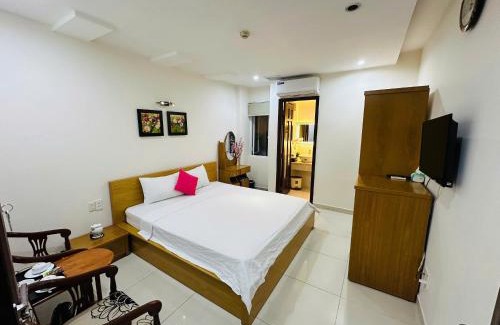 Ba Dinh Apartment | The Yellow Window Hanoi - Boutique Stay - Near Street Food in Old Quarter