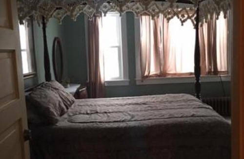 Towanda Bed & Breakfast | The York at Victorian Charm Inn