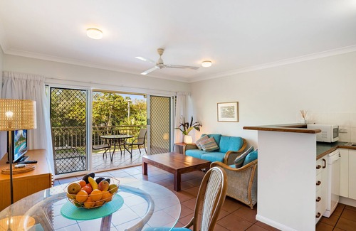 Yorkeys Knob Apartment | The York Beachfront Holiday Apartments