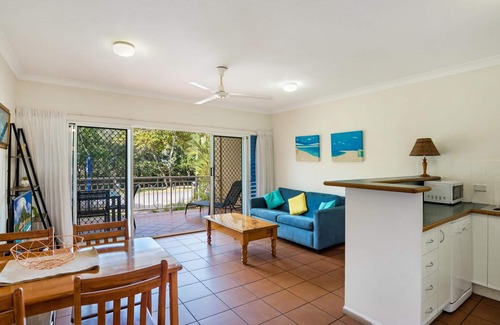Yorkeys Knob Apartment | The York Beachfront Holiday Apartments