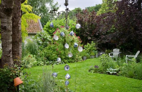 Wijckel Bed & Breakfast | Theetuin en B & B 'De Theetuin'