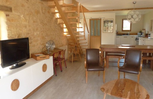 Sainte-Alvere House | Things in life: le séchoir à tabac, charming gîte with large swimming pool