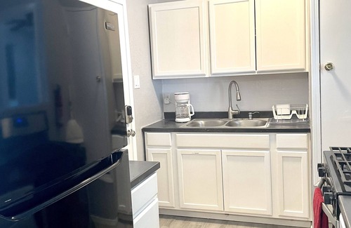 Biggs Field Apartment | This apartment is a 1 bedroom(s), 1 bathrooms, located in El Paso, TX.