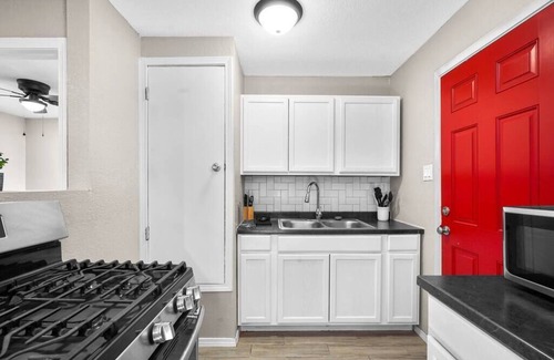 Biggs Field Apartment | This apartment is a 1 bedroom(s), 1 bathrooms, located in El Paso, TX.