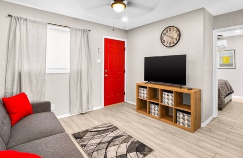 Biggs Field Apartment | This apartment is a 1 bedroom(s), 1 bathrooms, located in El Paso, TX.