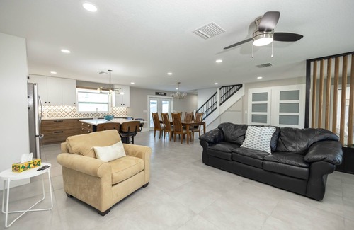 Braden River House | This centrally-located Parrish house has everything you need for a lovely stay!