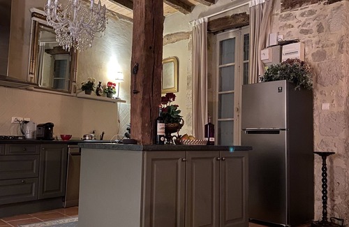 Lauzun House | This chic townhouse in centre of thriving Bastide village.