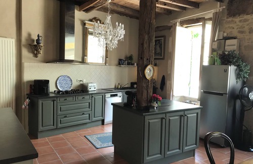 Lauzun House | This chic townhouse in centre of thriving Bastide village.