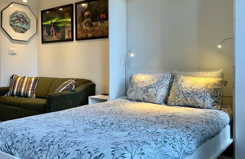 Inner Harbour Condo | This condominium is a 0 bedroom(s), 1 bathrooms, located in Victoria, BC.