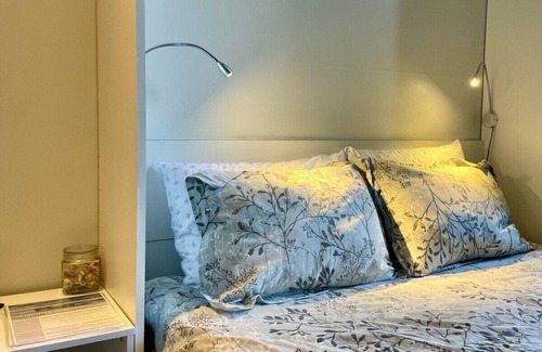 Inner Harbour Condo | This condominium is a 0 bedroom(s), 1 bathrooms, located in Victoria, BC.