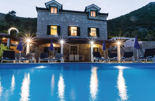 Ploce House | This Dalmatian stone house with pool, is located in the quiet hinterland of the Neretva Valley.