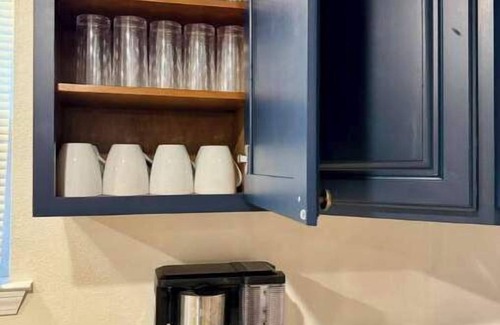 Des Allemands House | This home is a short drive to New Orleans and surrounding areas. Dog friendly.