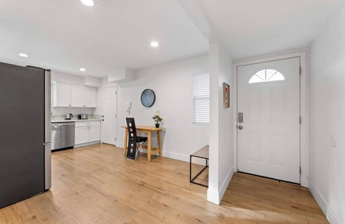 Las Gaviotas House | This house is a 4 bedroom(s), 2 bathrooms, located in Rancho Cordova, CA.