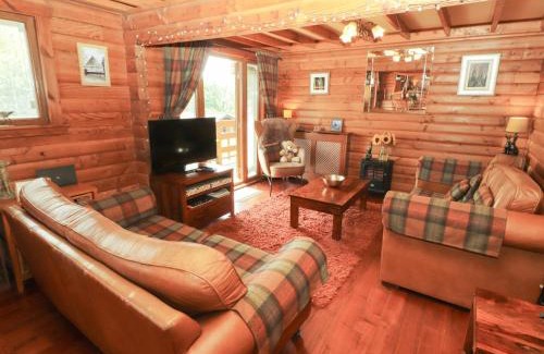 Sandyhills House | Thistle Dubh "Doo"