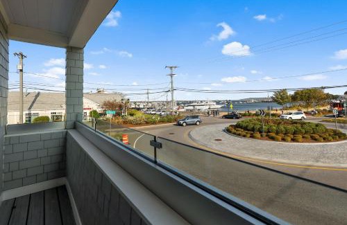 Plymouth Cultural District Apartment | Thomas Sea Suites at Harbourtown