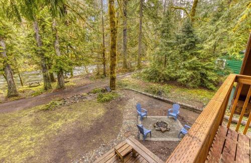 Welches House | Thompson Cabin - Charming Salmon Riverfront A-Frame Oasis w/fireplace