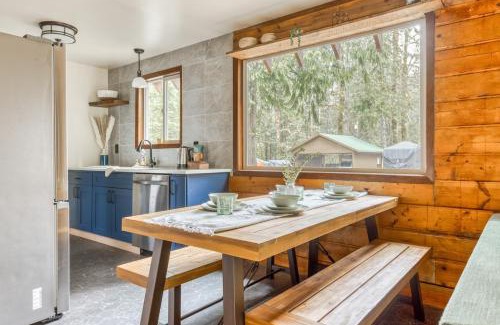 Welches House | Thompson Cabin - Charming Salmon Riverfront A-Frame Oasis w/fireplace