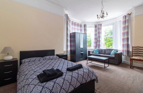 Shirley House | Thornbury Guest House Room 1