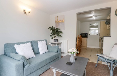Muchelney Cottage | THORNHILLS COTTAGE, with hot tub in Middlezoy