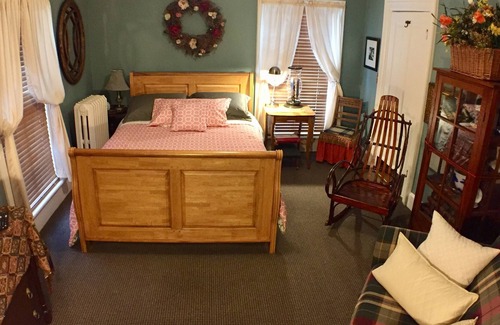 Lansing Bed & Breakfast | Thornton House B&B