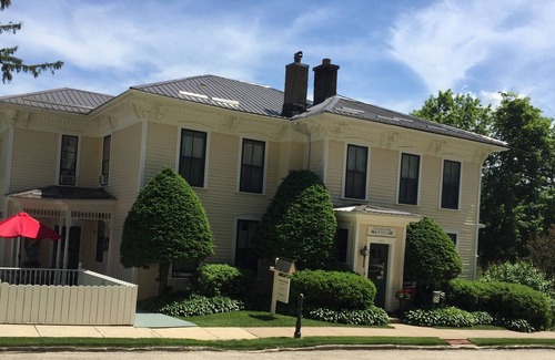 Lansing Bed & Breakfast | Thornton House B&B
