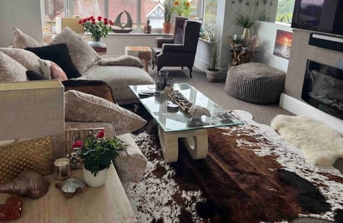 Thorpe Bay Apartment | Thorpe Bay Views Panoramic Coastal Retreat