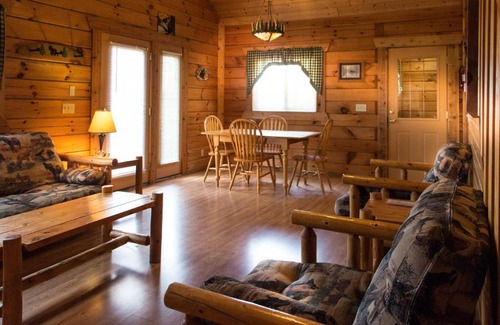 Warrens Hotel | Three Bears Resort, Ascend Hotel Collection