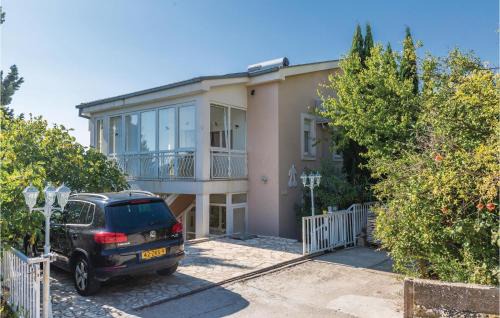 Podaca Apartment | Three-Bedroom Apartment In Podaca