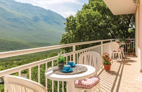 Rastovac Apartment | Three-Bedroom Apartment in Zagvozd