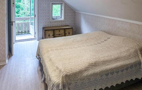 Flekkerøy House | Three Bedroom Cozy Home In Flekkerøy