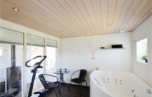 Vorupør House | Three-Bedroom Holiday Home In Thisted