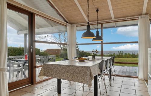 Lyngsbæk Strand House | Three-Bedroom Holiday Home In Ebeltoft