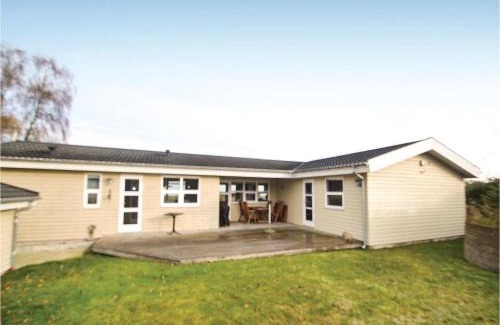 Ørsted House | Three-Bedroom Holiday Home In Orsted