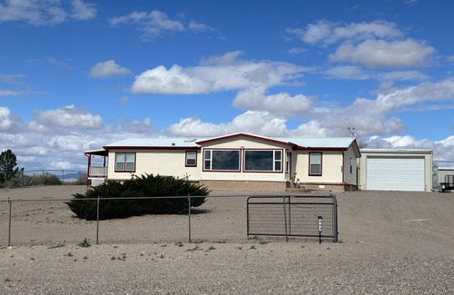 Elephant Butte House | Three bedroom retreat near Elephant Butte Lake.