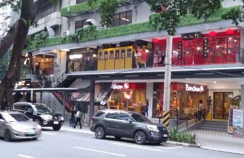 Salcedo Village Condo | Three Central