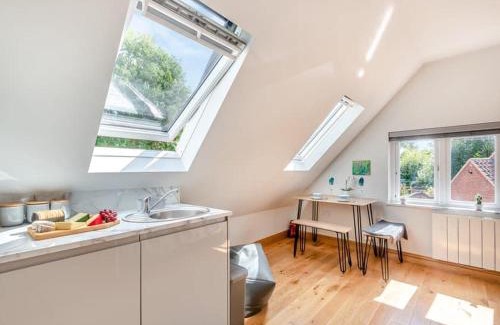 Kneesall Apartment | Three Gables
