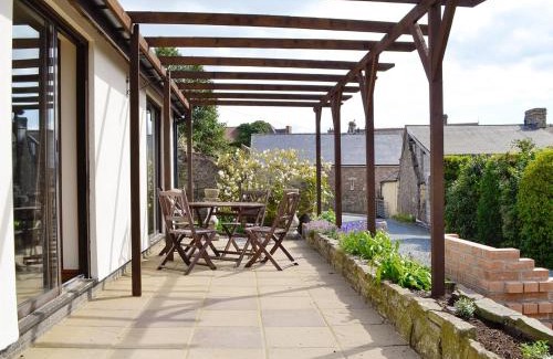 Talgarth House | Three Views Bungalow