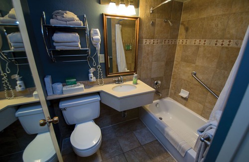 Grand Canyon Village Hotel | Thunderbird Lodge - Inside the Park