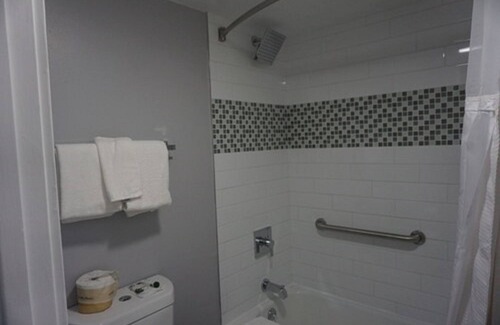 Bishop Hotel | Thunderbird Motel