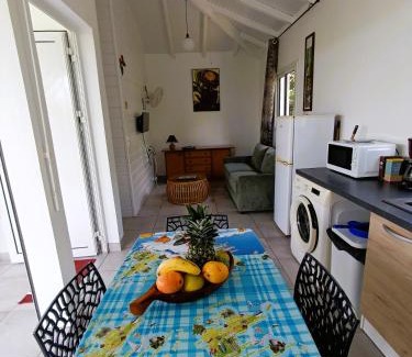 Anse-Bertrand House | Ti Kaz indigo Gite creole avec piscine et table dhotes à Anse Bertrand