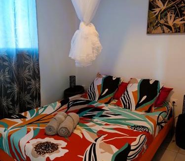 Anse-Bertrand House | Ti Kaz indigo Gite creole avec piscine et table dhotes à Anse Bertrand