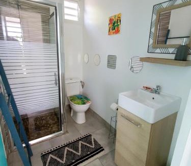 Anse-Bertrand House | Ti Kaz indigo Gite creole avec piscine et table dhotes à Anse Bertrand