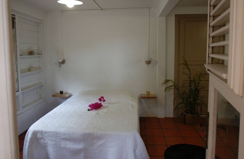 Le Francois Apartment | Ti Marlin pretty studio with swimming pool in François