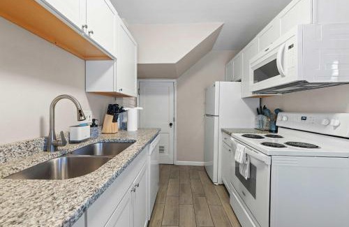 Clintonville House | Tibet Twins 2 Retreat for 6