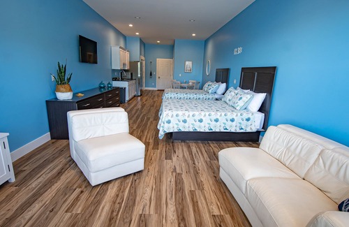 Sodus Point House | Tidesides Marine Bay House Rentals #1