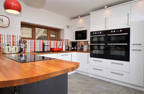 Innellan House | Tigh Na Cladach, new Summer 2019, sea front location, pet friendly