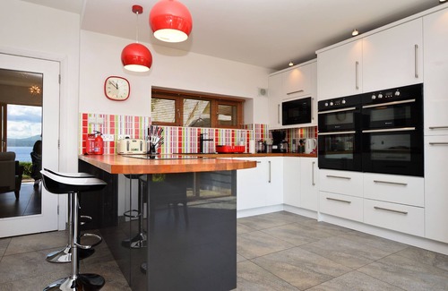 Innellan House | Tigh Na Cladach, new Summer 2019, sea front location, pet friendly
