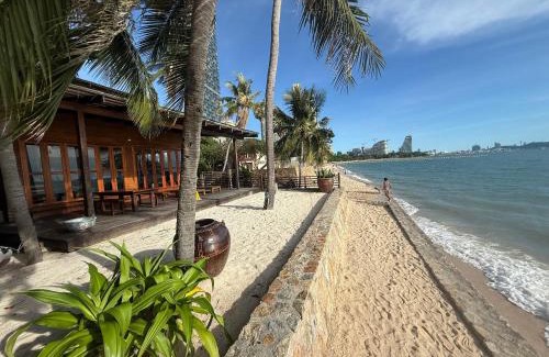 North Pattaya House | Tiki Beach House
