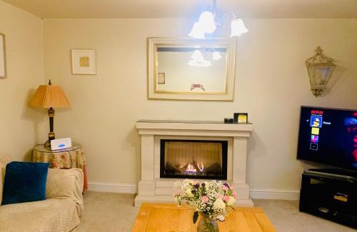 Blacko House | Tilly Cottage - overlooking Pendle Hill